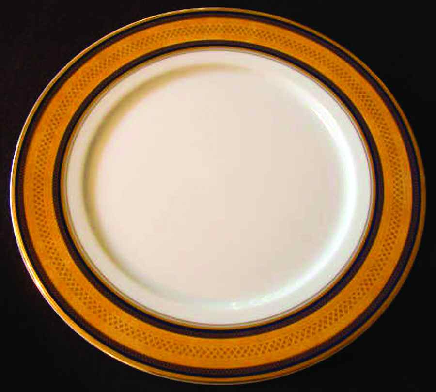 FLK2 Dinner Plate by Falken Porzellan-1