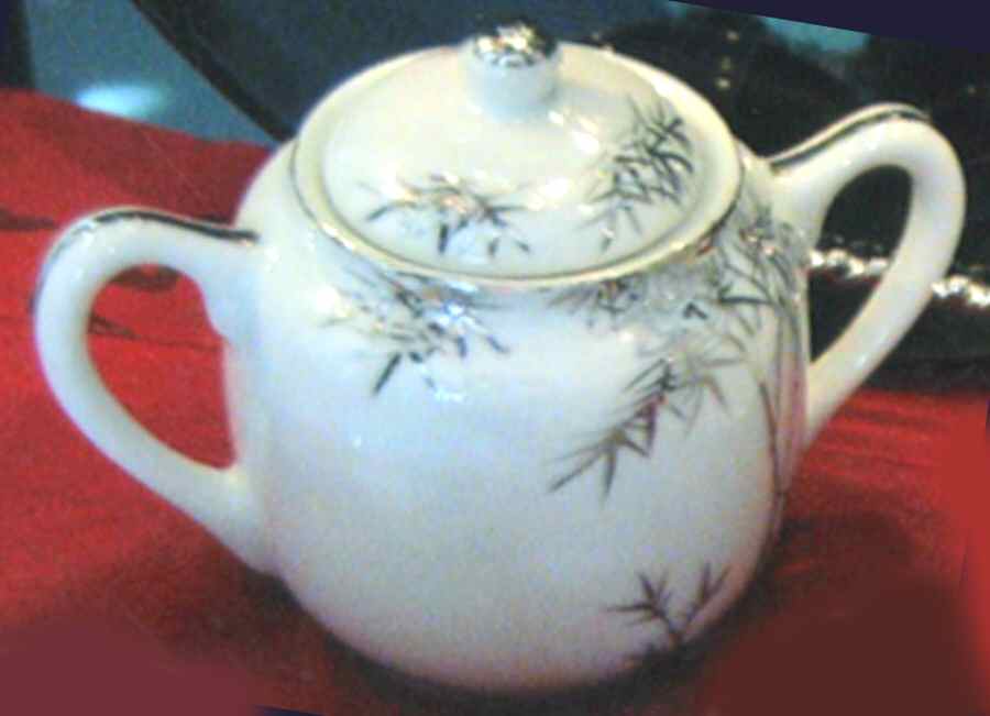 FUY12 Mini Sugar Bowl & Lid by Fujiyama (Japan)-1