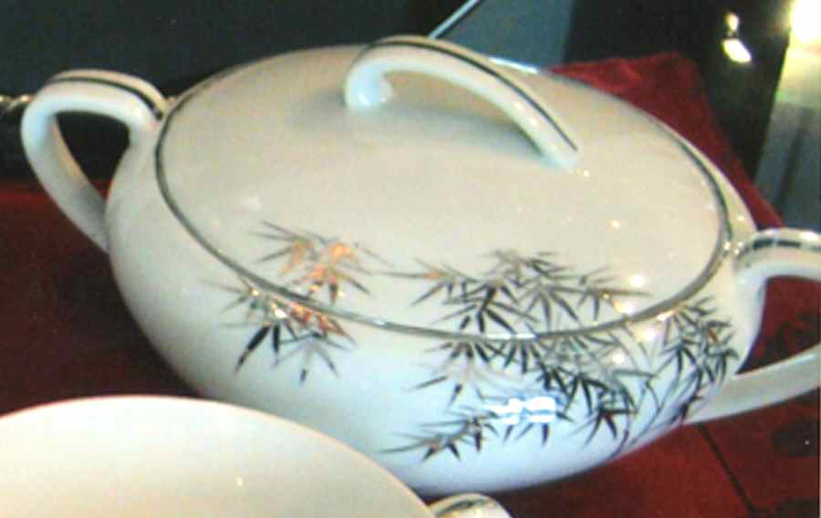 FUY12 Sugar Bowl & Lid by Fujiyama (Japan)-1