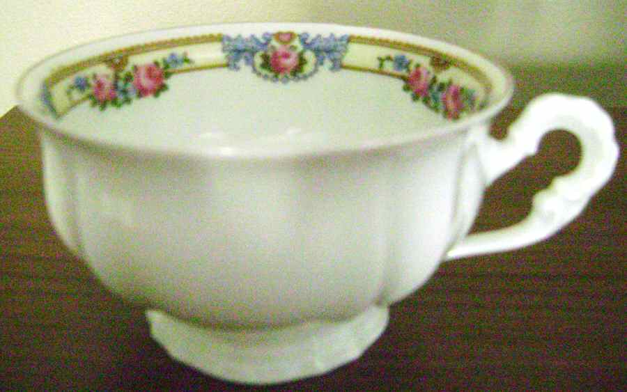 FUR88 Footed Cup by Furstenberg-1