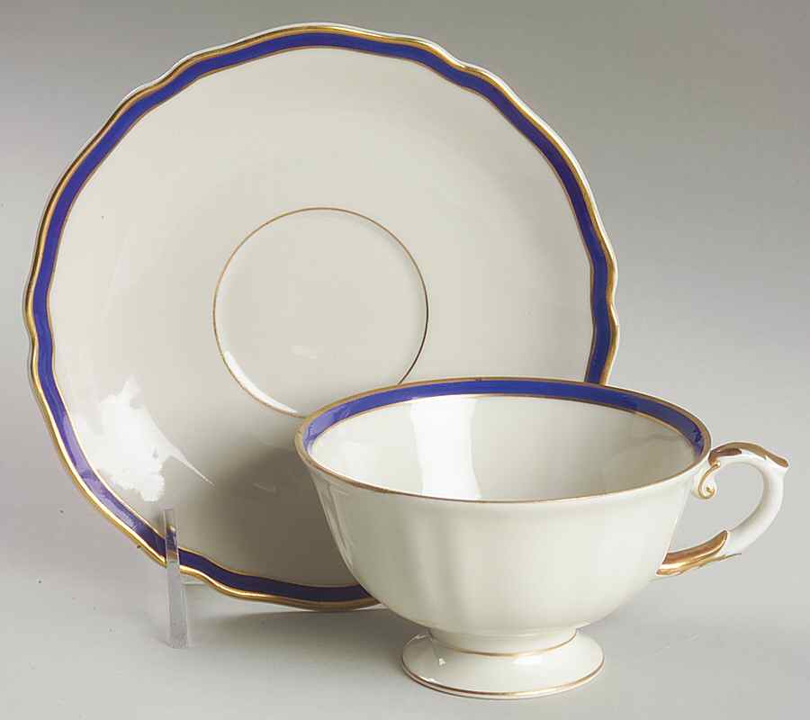 FR257 Footed Cup & Saucer Set by Franconia-Krautheim & Adelburg-1