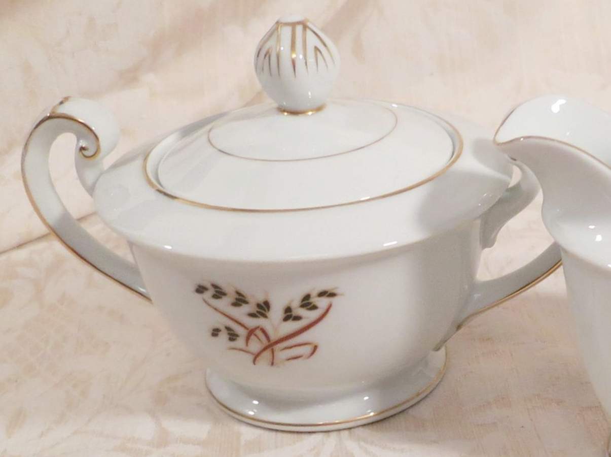 FUK71 Sugar Bowl & Lid by Fukagawa-1