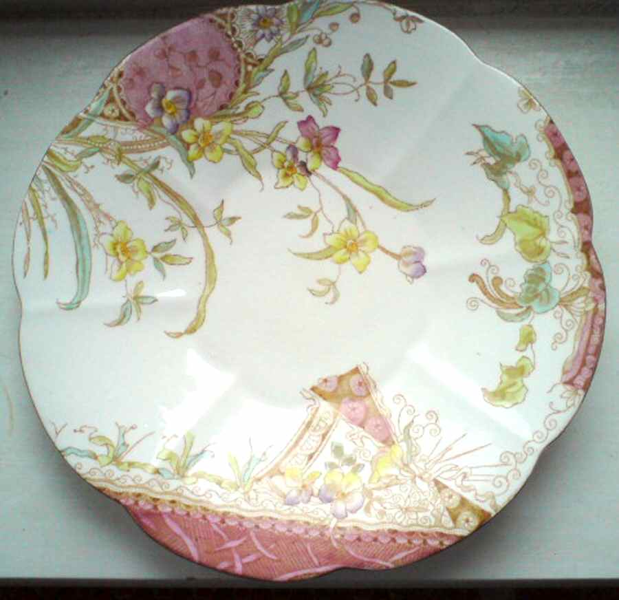6885 Saucer by J F Wileman-1