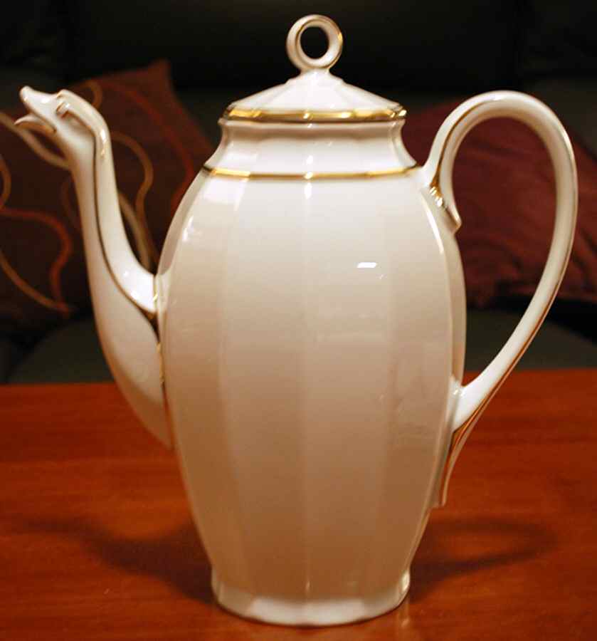 FR276 Coffee Pot & Lid by Franconia-Krautheim & Adelburg-1