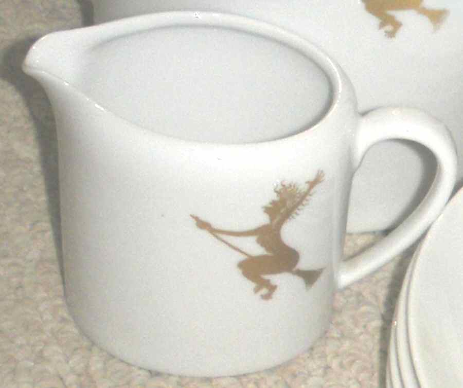 FUR102 Creamer by Furstenberg-1