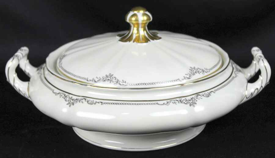 FR297 Round Covered Vegetable by Franconia-Krautheim & Adelburg-1