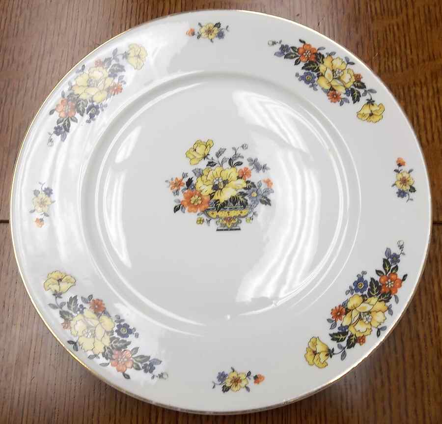 FR298 Dinner Plate by Franconia-Krautheim & Adelburg-1
