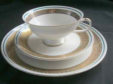 02655 Luncheon Plate by Furstenberg-1