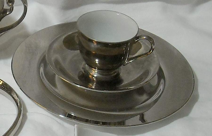 FUY18 Dinner Plate by Fujiyama (Japan)-1