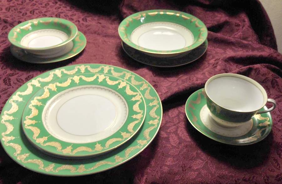 FUK84 Footed Cup & Saucer Set by Fukagawa-1