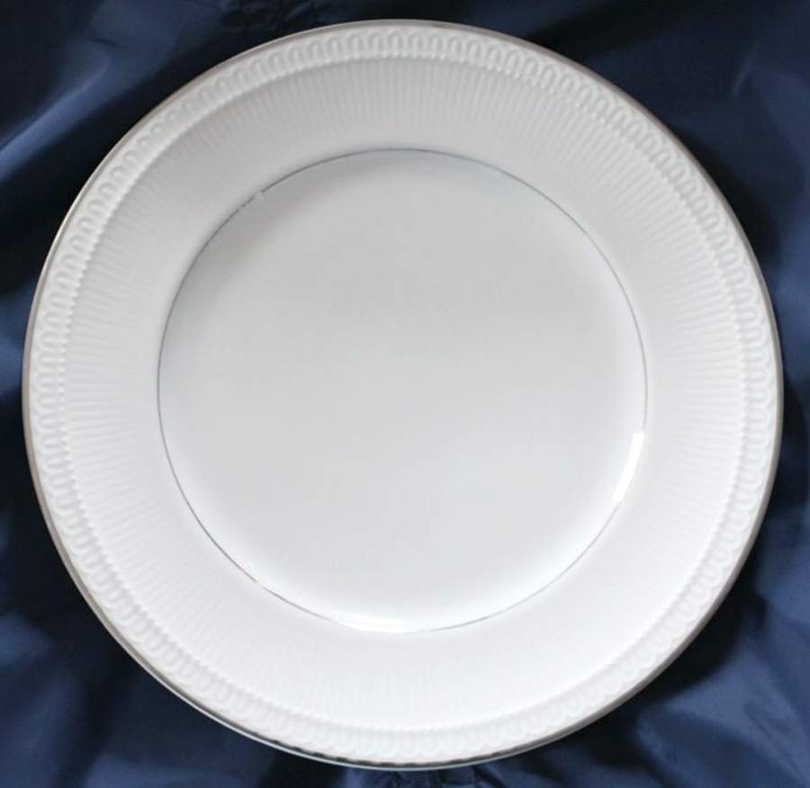 8118 Dinner Plate by Fukagawa-1