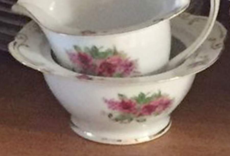 FAJ4 Sugar Bowl & Lid by Fairyland (Japan)-1