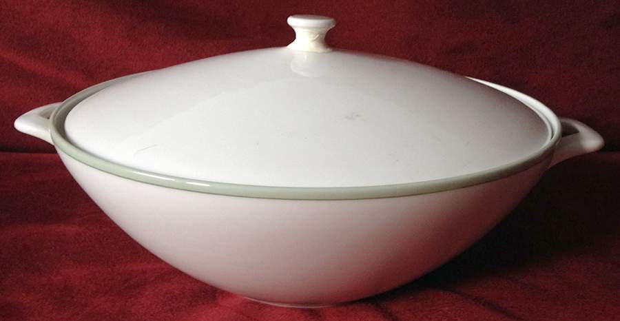 01953 Round Covered Vegetable by Furstenberg-1