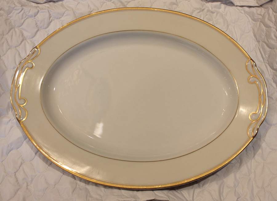 400 12" Oval Serving Platter by Fukagawa-1