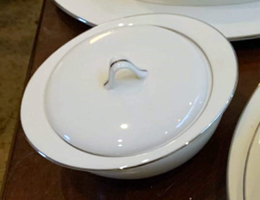 FUK93 Sugar Bowl & Lid by Fukagawa-1
