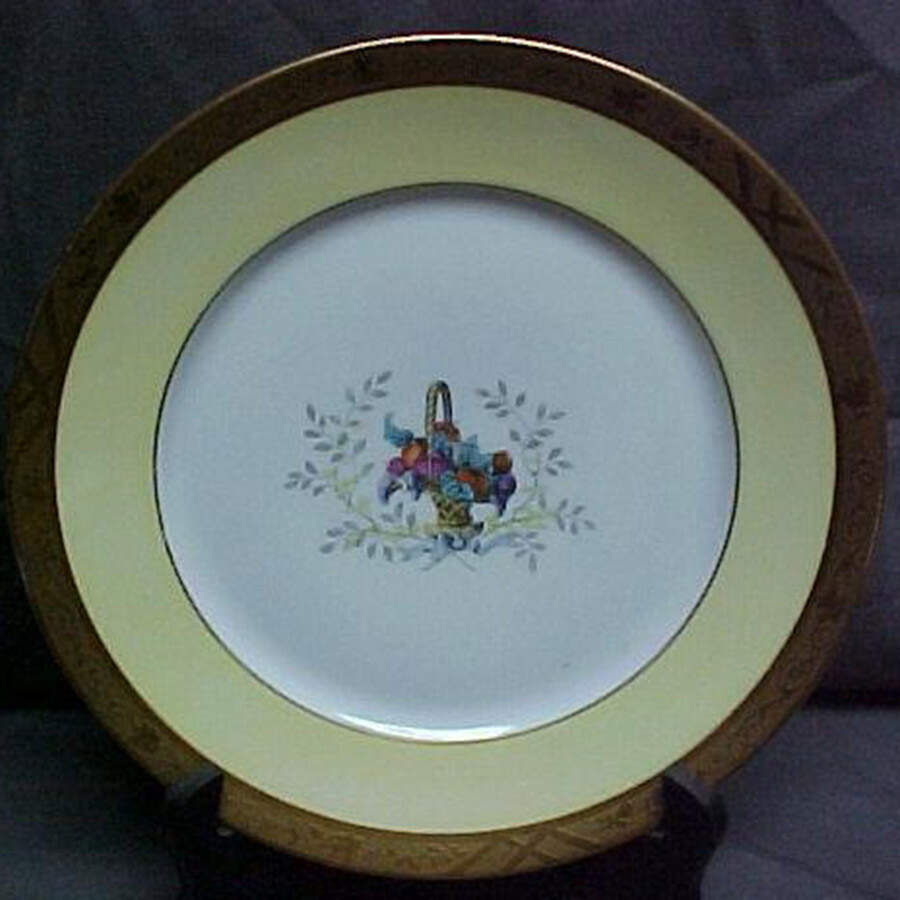 FR354 Dinner Plate by Franconia-Krautheim & Adelburg-1