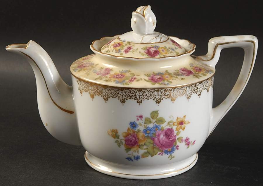 Hostess Mini Teapot & Lid by Gold Castle-1