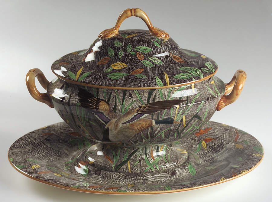 Rambouillet Tureen & Lid W/Underplate by Faiencerie De Gien-1