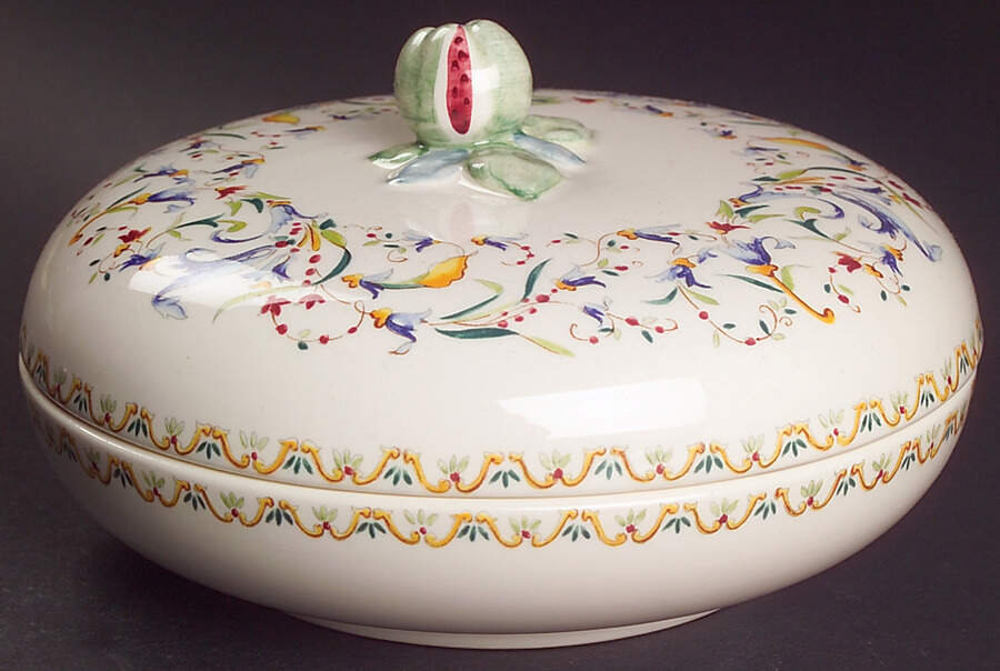 Toscana 5" Candy Box with Lid by Faiencerie De Gien-1