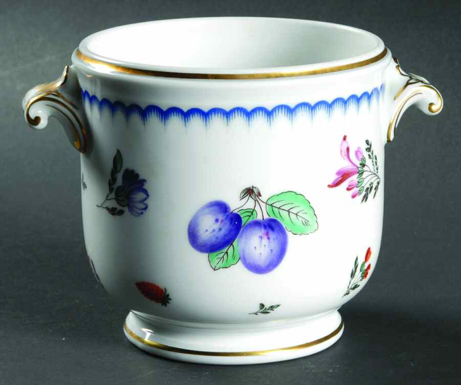 Italian Fruits (Antico Doccia) Small Cachepot by Ginori 1735-1
