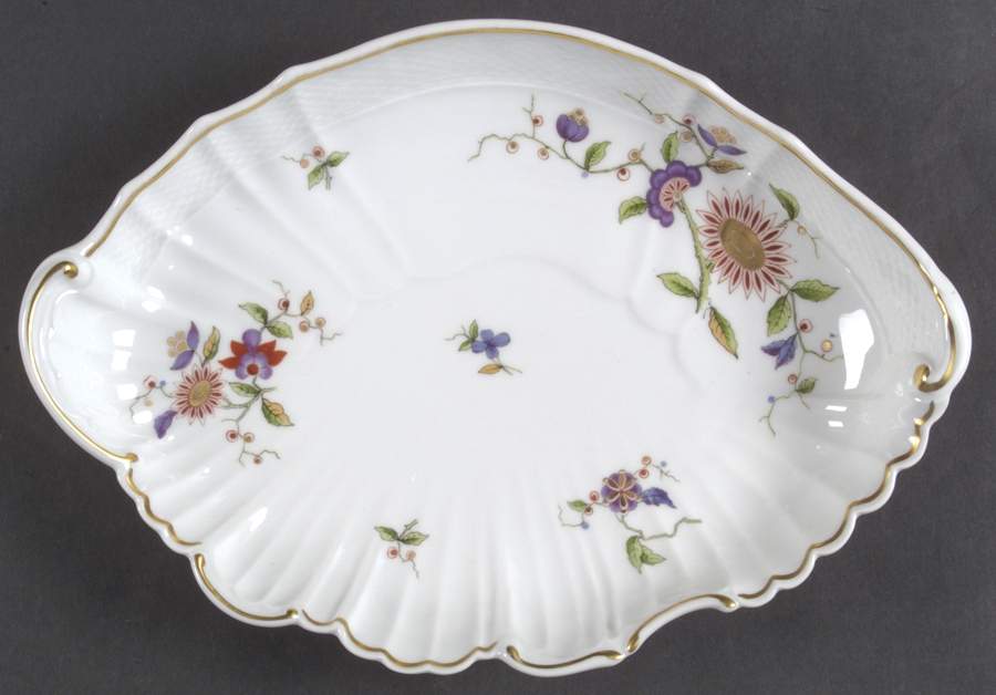 Oriente 11" Oval Fluted Bowl by Ginori 1735-1