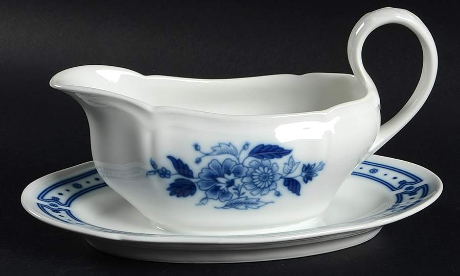 Taormina Blue Gravy Boat with Attached Underplate by Ginori 1735-1