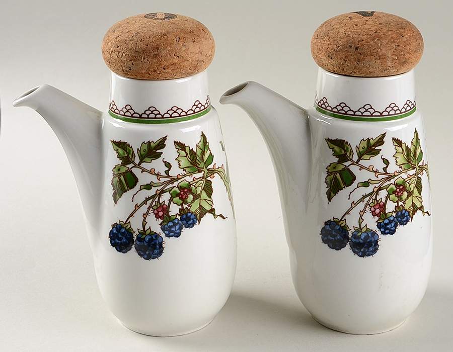 Brombeere Oil and Vinegar with "V" and "O" Cork Stoppers by Goebel-1