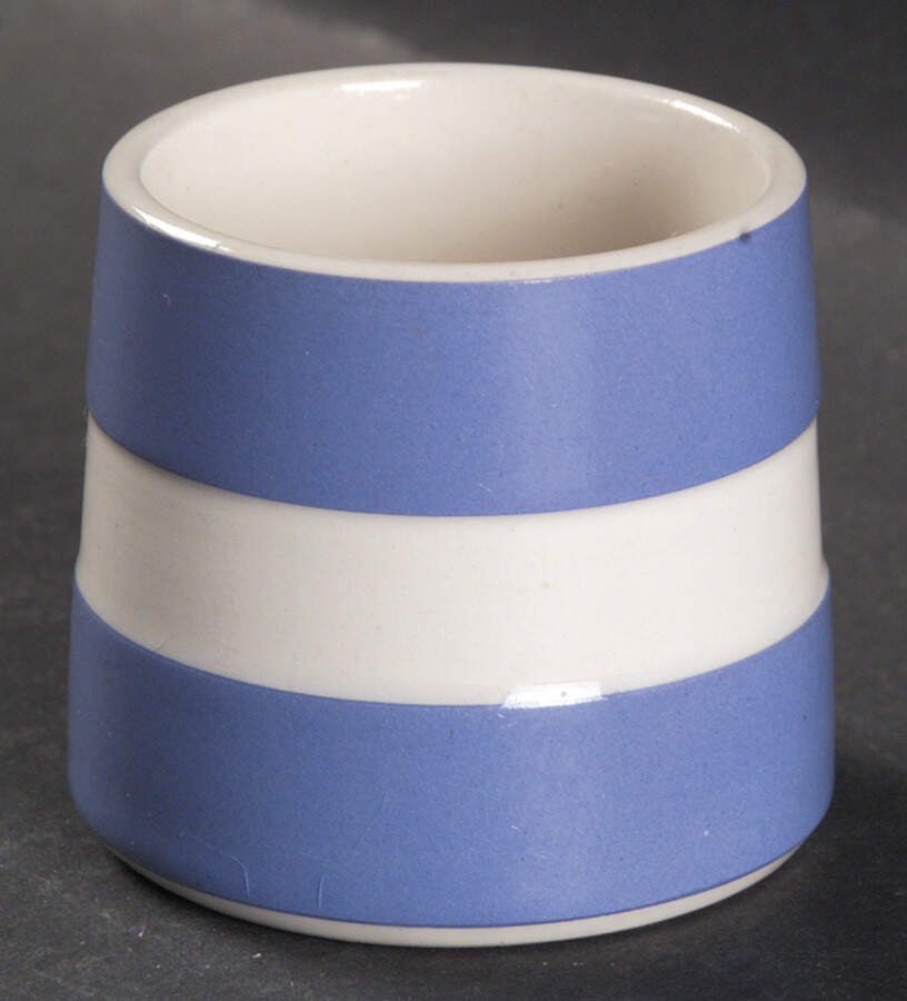 Cornish Blue White (Shield and TG Green) Single Egg Cup by T G Green (England)-1