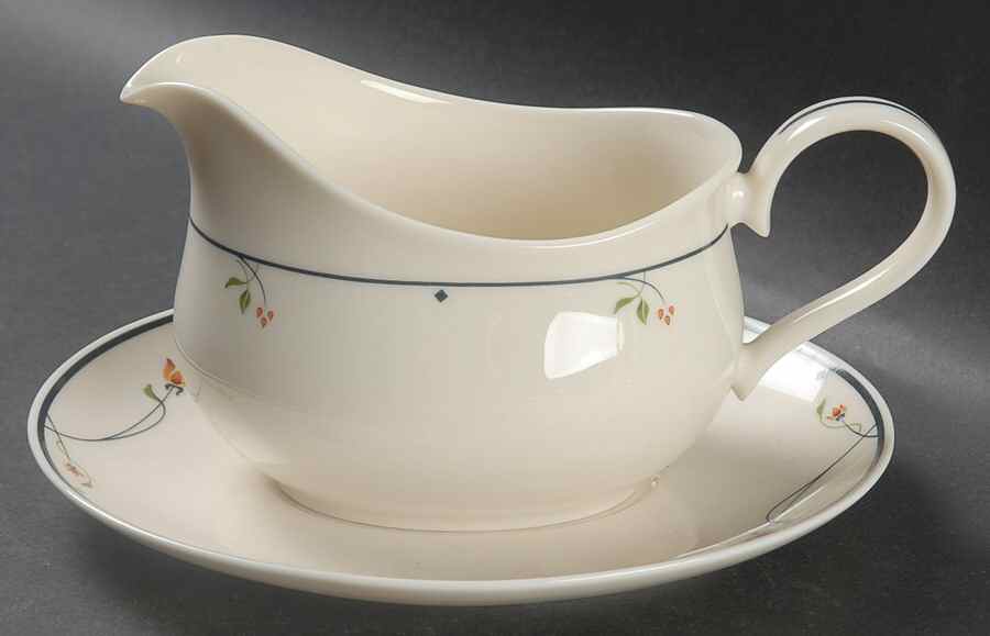 Ariana Gravy Boat & Underplate by Gorham-1