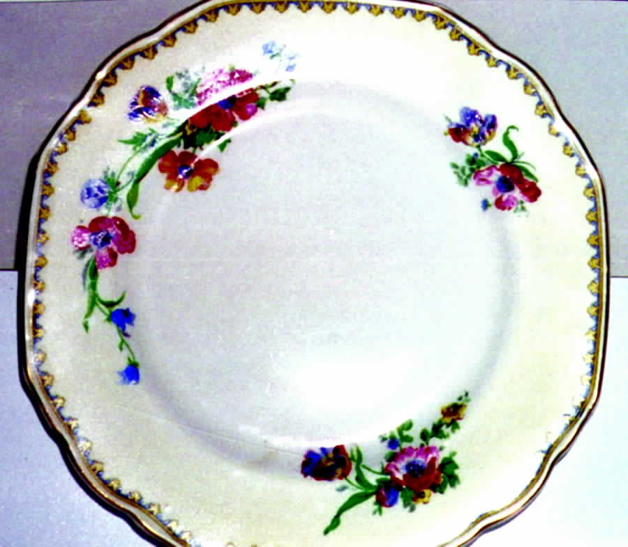 The Pauline Dinner Plate by Grindley-1