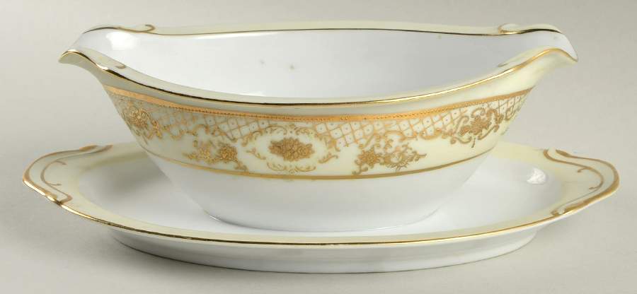 GCO4 Gravy Boat with Attached Underplate by Gold Coast-1