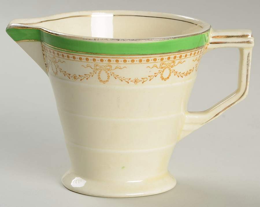 GRI138 Creamer by Grindley-1