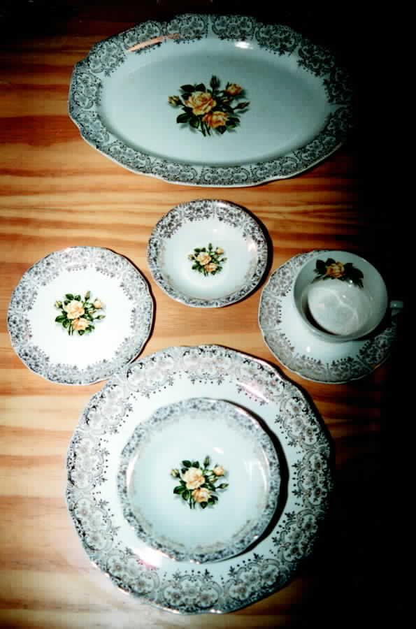 GRG7 12" Oval Serving Platter by Georgian China-1