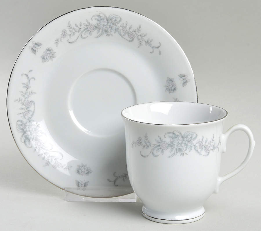 GUG3 Footed Cup & Saucer Set by Guoguang-1