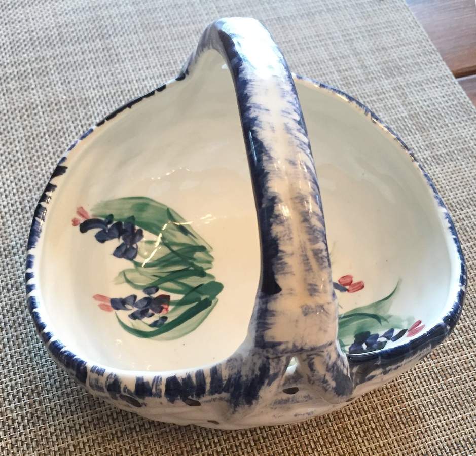 Splendor 5" Handled Basket by Gail Pittman-1