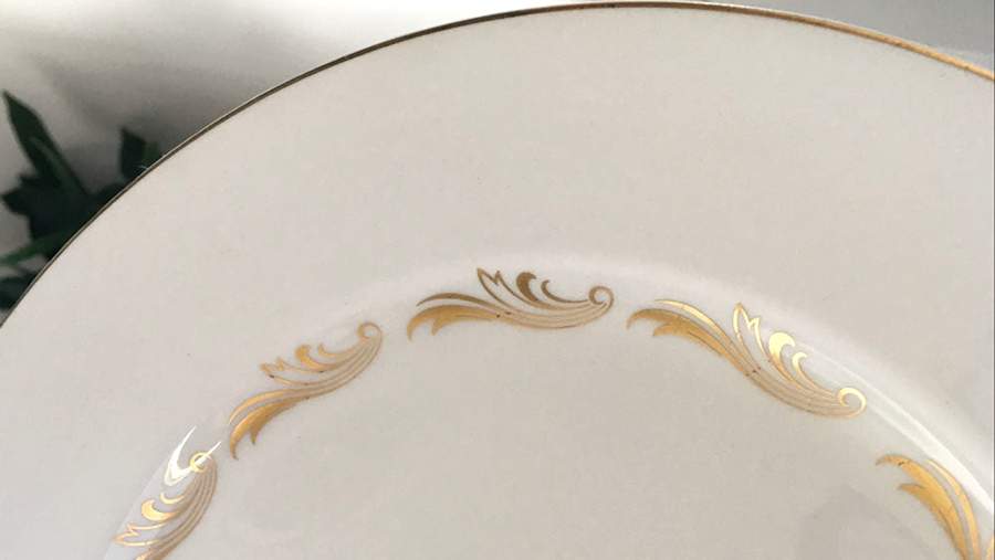GRI223 Dinner Plate by Grindley-1