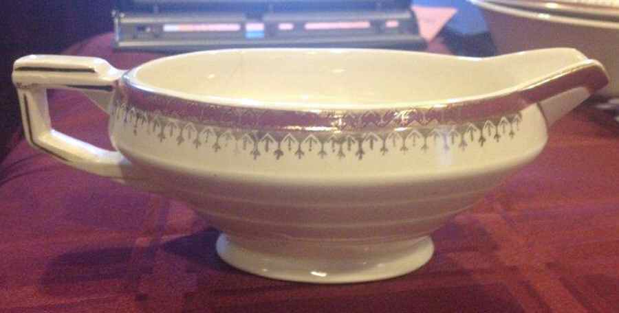 Regina (Scalloped) Gravy Boat by Grindley-1
