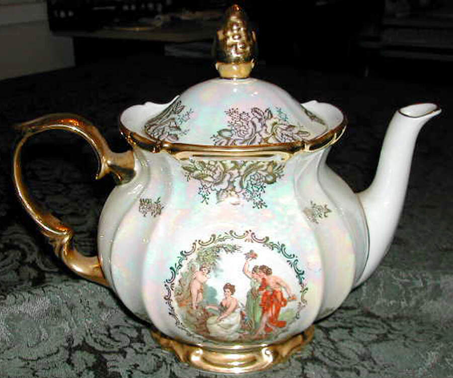 L'Amour Teapot & Lid by Unger & Schilde (Roschutz)-1