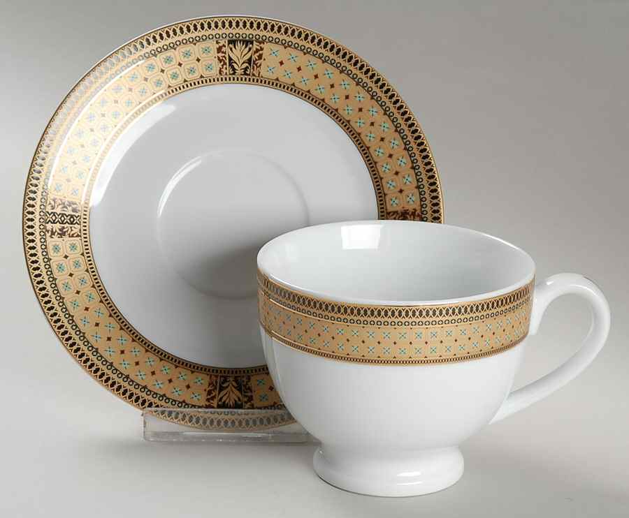 GNA1 Footed Cup & Saucer Set by GNA-1