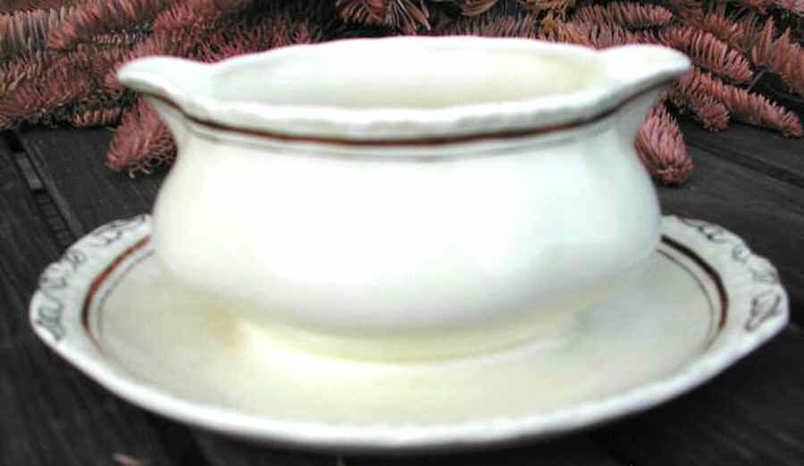 4001 Gravy Boat with Attached Underplate by Grindley-1