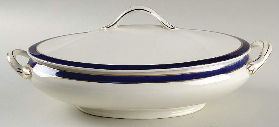 GRI287 Oval Covered Vegetable by Grindley-1