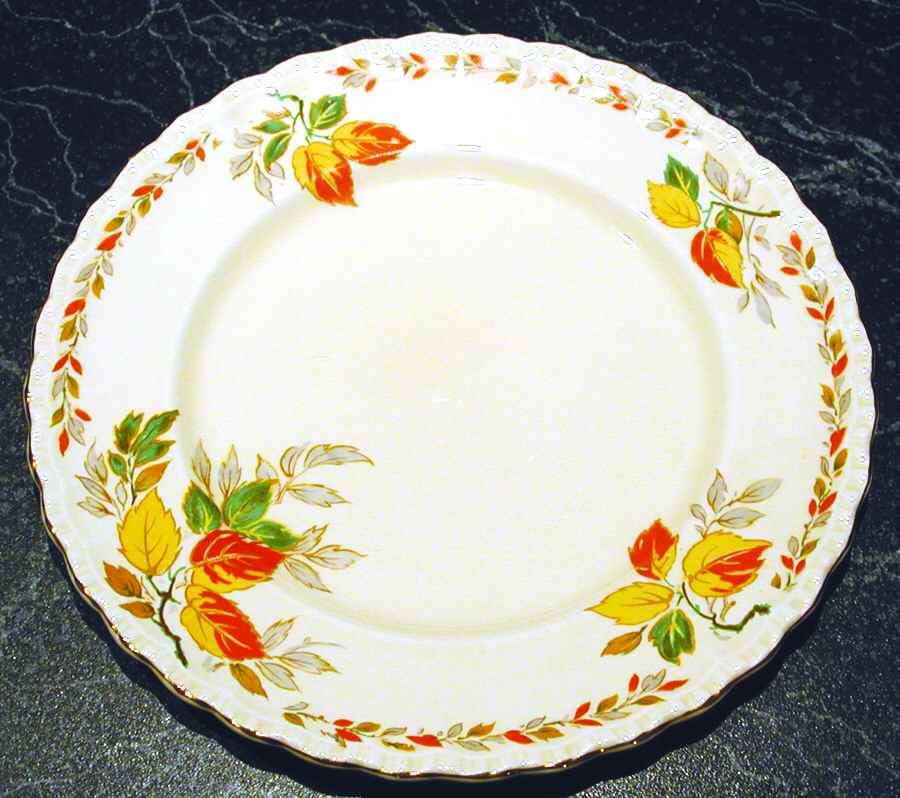 Holly Leaves Dinner Plate by Grindley-1