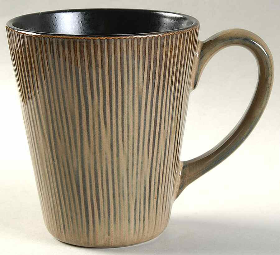 GBB8 Mug by Gabbay-1