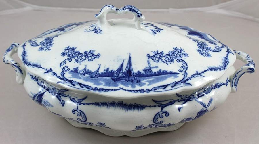 Delph Oval Covered Vegetable by Grimwades (England)-1