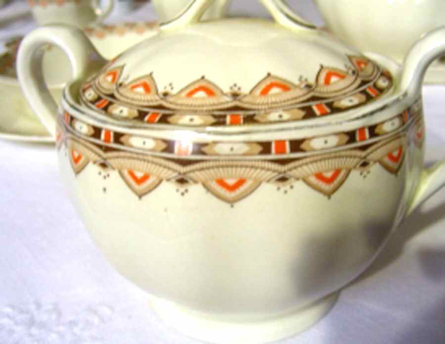 GRI110 Sugar Bowl & Lid by Grindley-1