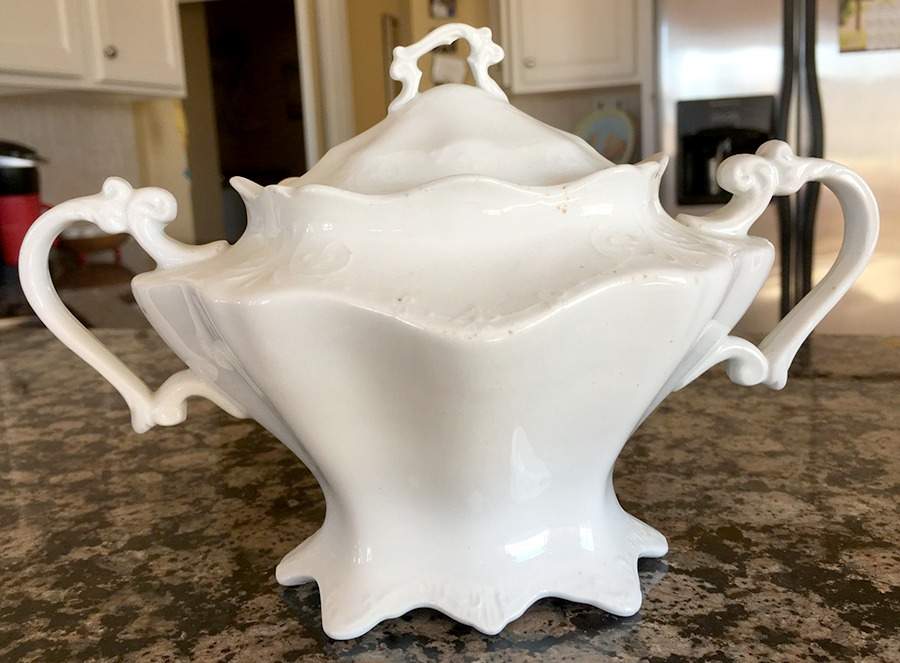 GRI356 Sugar Bowl & Lid by Grindley-1