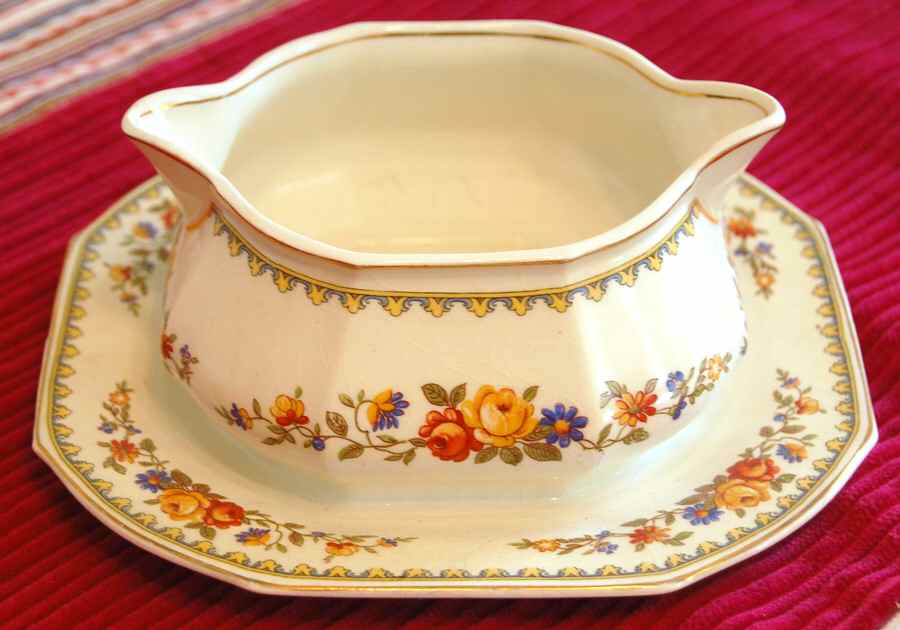 Roslyn, The Gravy Boat with Attached Underplate by Grindley-1