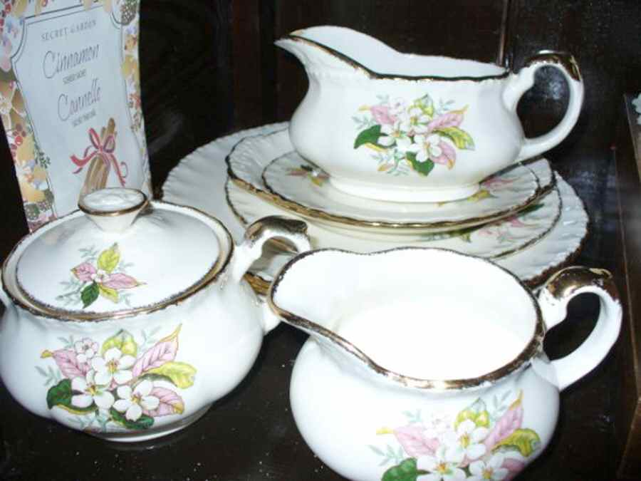 GRI374 Creamer by Grindley-1