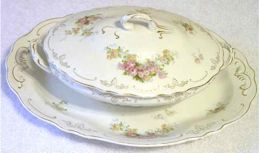 Corinth 14" Oval Serving Platter by Grindley-1