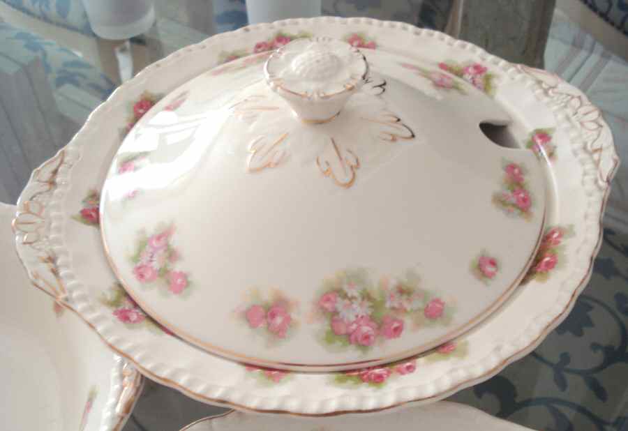 Albion Round Covered Vegetable by Grindley-1